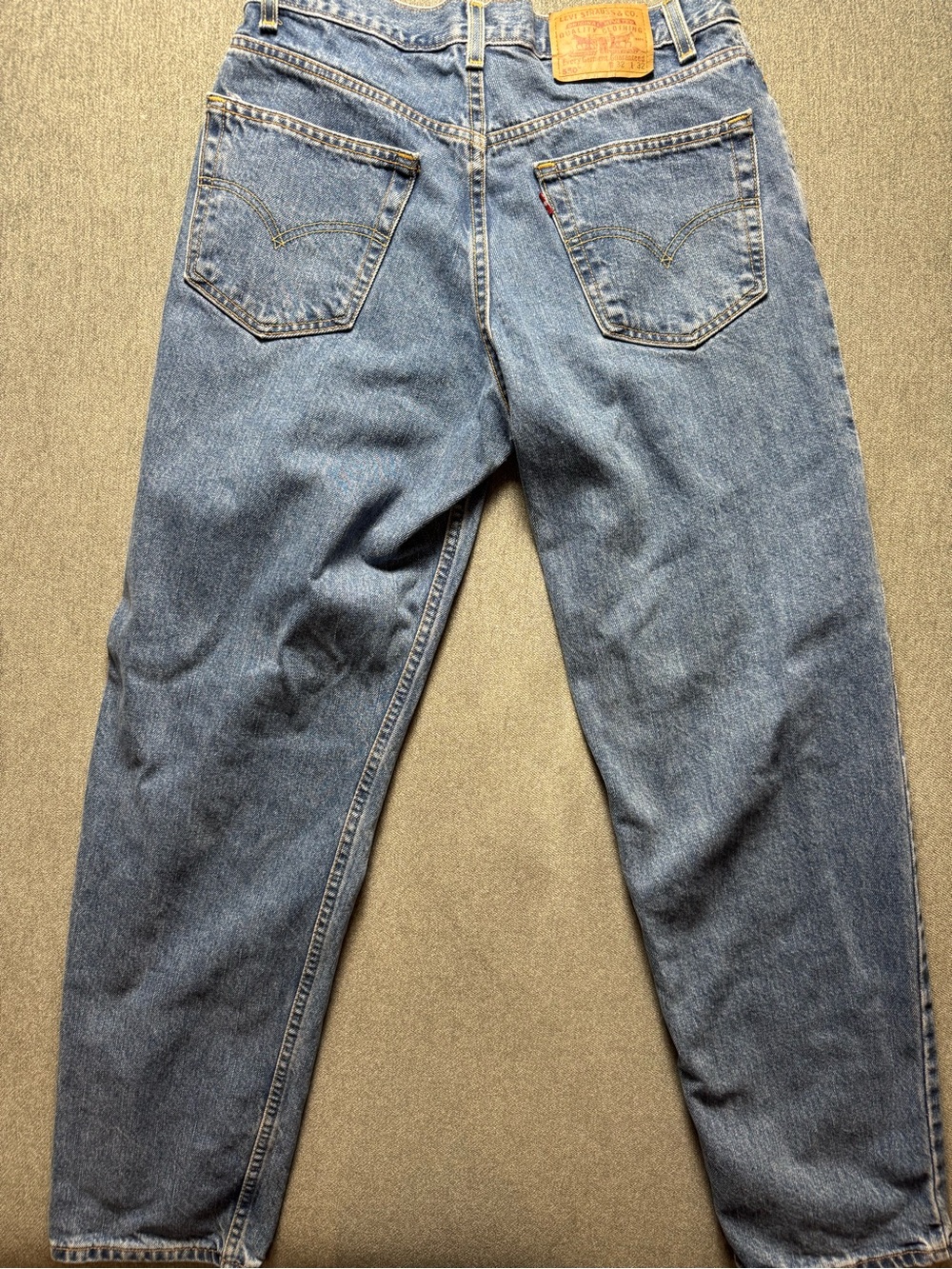 Vintage Levi’s 550 Men's Blue Classic Straight Jeans